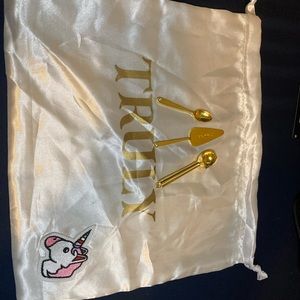 Truly Scoops/White Satin Bag